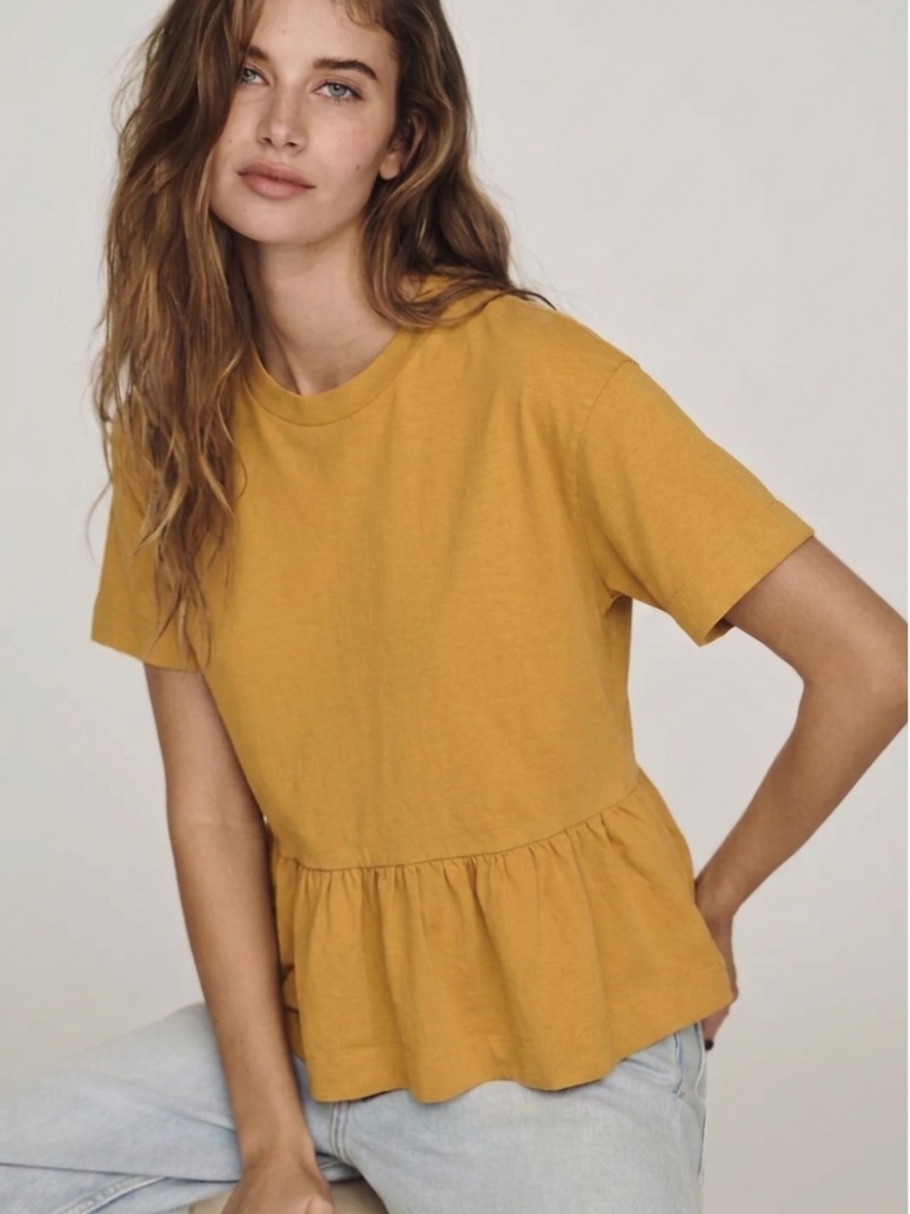 Aritzia Wilfred Oversized Babydoll Tee Size XXS Marigold Peplum Ruffle Hem Crew